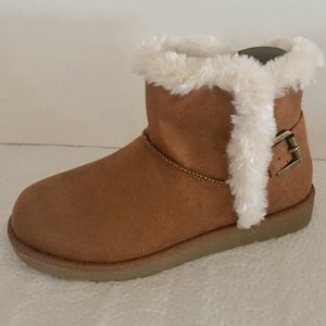 SO Hangout  Women’s Plush Boots Chestnut Size 7
